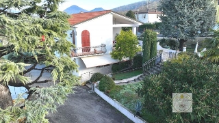zoom immagine (Casa singola 320 mq, 6 camere, zona Rivadolmo)