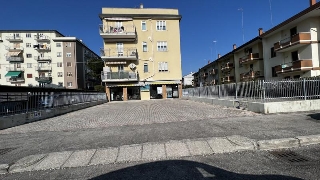zoom immagine (Negozio 50 mq, zona Borgo San Giovanni)