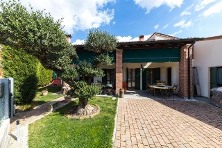 zoom immagine (Casa singola 250 mq, soggiorno, zona Valle San Giorgio)