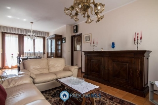 zoom immagine (Appartamento 120 mq, soggiorno, 3 camere, zona Abano Terme - Centro)