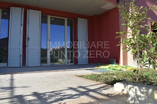 zoom immagine (Casa a schiera 250 mq, soggiorno, 3 camere, zona Santa Maria del Piano)