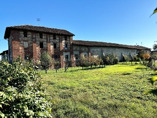 zoom immagine (Rustico 300 mq, 3 camere, zona Castelrosso)