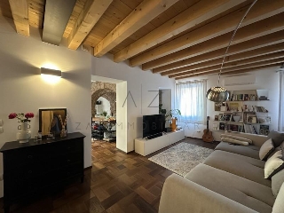 zoom immagine (Appartamento 260 mq, soggiorno, 3 camere, zona Castelfranco Veneto - Centro)