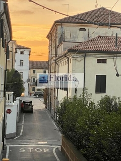 zoom immagine (Appartamento 250 mq, soggiorno, 3 camere, zona Castelfranco Veneto)