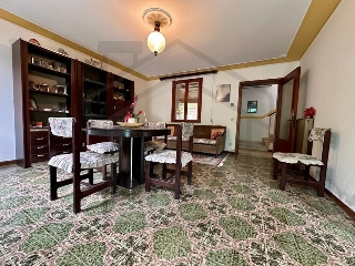 zoom immagine (Casa singola 267 mq, soggiorno, 6 camere, zona Galzignano Terme)
