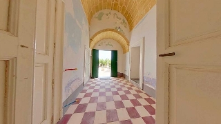 zoom immagine (Palazzo 340 mq, 9 camere, zona Specchia - Centro)