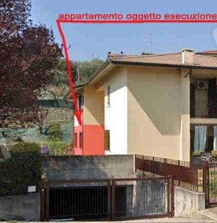 zoom immagine (Appartamento 100 mq, soggiorno, 3 camere, zona Valgatara)