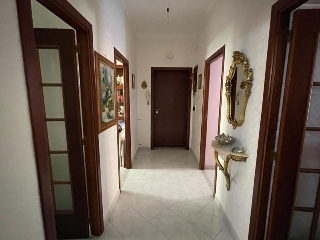zoom immagine (Appartamento 90 mq, soggiorno, 2 camere, zona Torre del Greco - Centro)