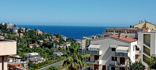 zoom immagine (Appartamento 140 mq, soggiorno, 3 camere, zona Sanremo)