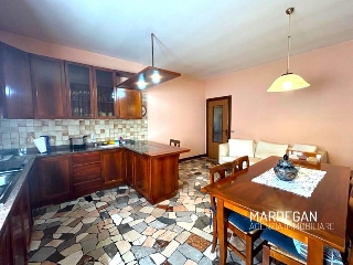 zoom immagine (Casa singola 300 mq, soggiorno, 5 camere, zona Cittadella)