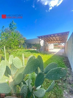 zoom immagine (Villa 160 mq, soggiorno, 3 camere, zona Marina di San Cataldo)