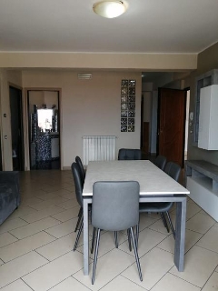 zoom immagine (Appartamento, soggiorno, 2 camere, zona Belvedere Marittimo)
