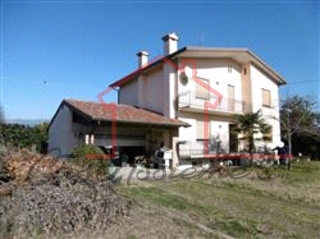 zoom immagine (Casa singola 291 mq, soggiorno, 4 camere, zona Cassola)
