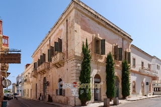 zoom immagine (Palazzo 600 mq, soggiorno, 4 camere, zona Gallipoli - Centro)