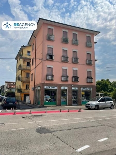 zoom immagine (Appartamento 100 mq, soggiorno, 2 camere, zona Viale Trieste)