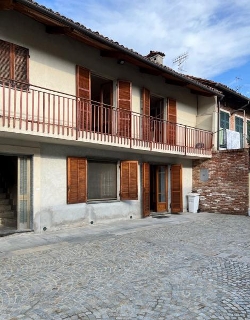 zoom immagine (Casa singola 115 mq, soggiorno, 4 camere, zona Corneliano d'Alba)