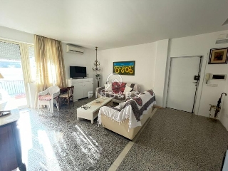 zoom immagine (Appartamento 113 mq, soggiorno, 2 camere, zona Viale Calabria)